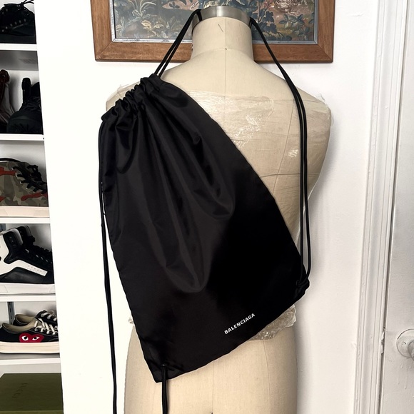 Balenciaga drawstring backpack and/or dust bag. - Picture 5 of 7
